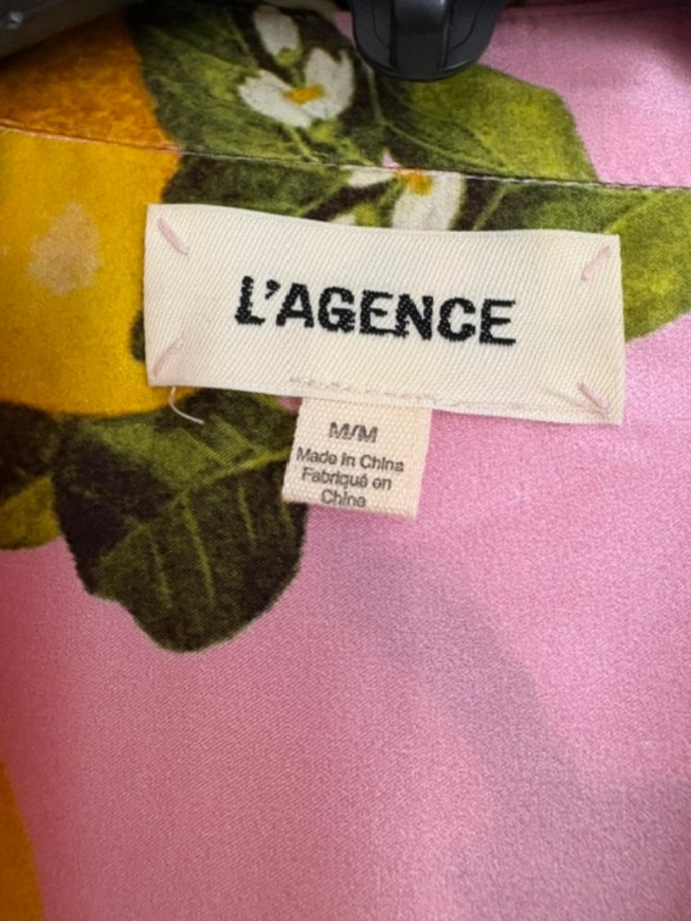 L'Agence 100% silk lemon floral button down blouse. - Picture 4 of 12